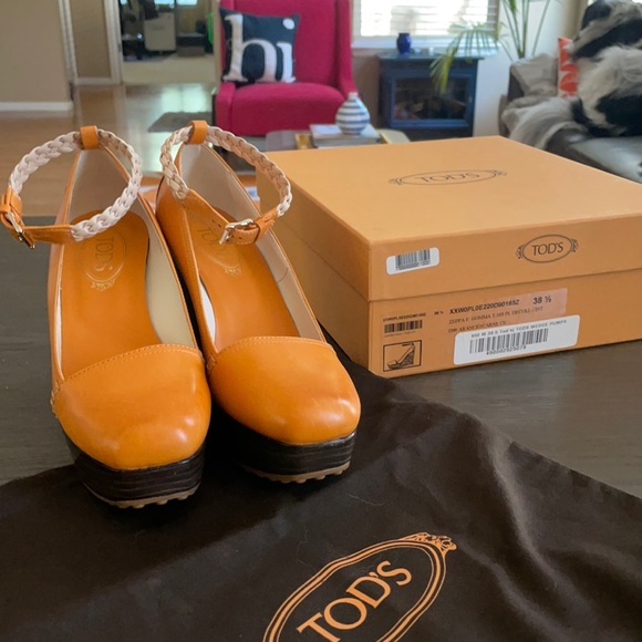 Gorgeous Tod’s Wedges - Never Worn - Picture 1 of 7